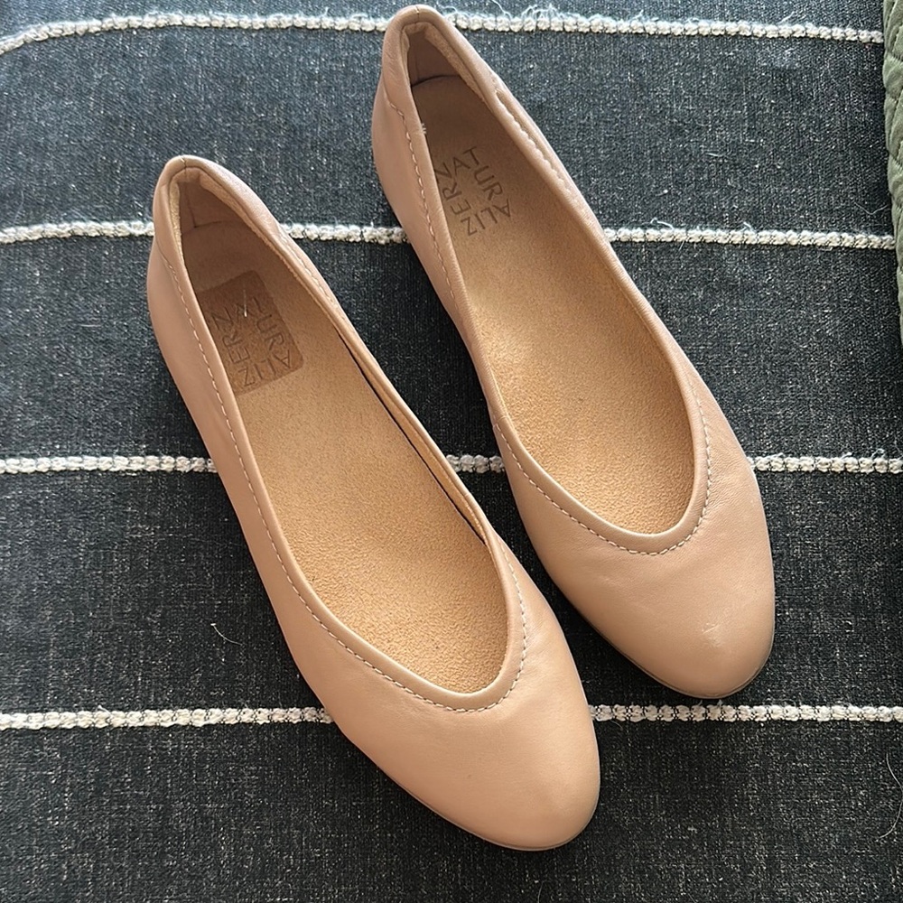 Naturalizer Women's Nude Ballet Flats